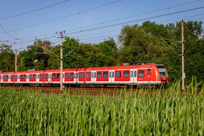S-Bahn in Fahrt (© go.Rheinland/Smilla Dankert)