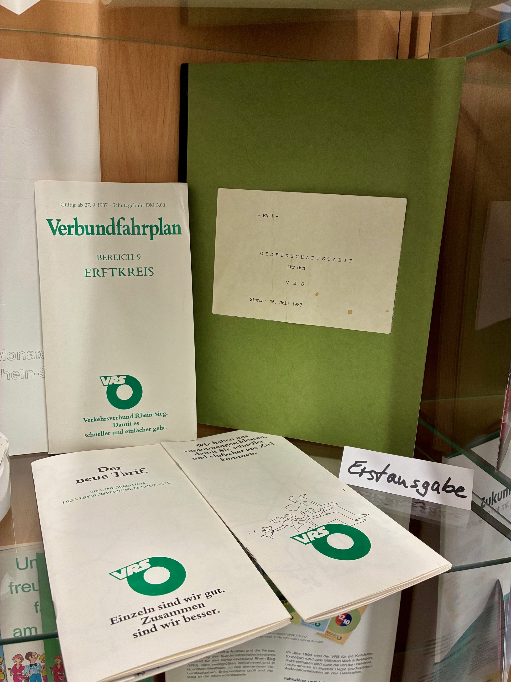 Erstausgabe VRS-Verbundfahrplan und Tarifbroschüren 1987