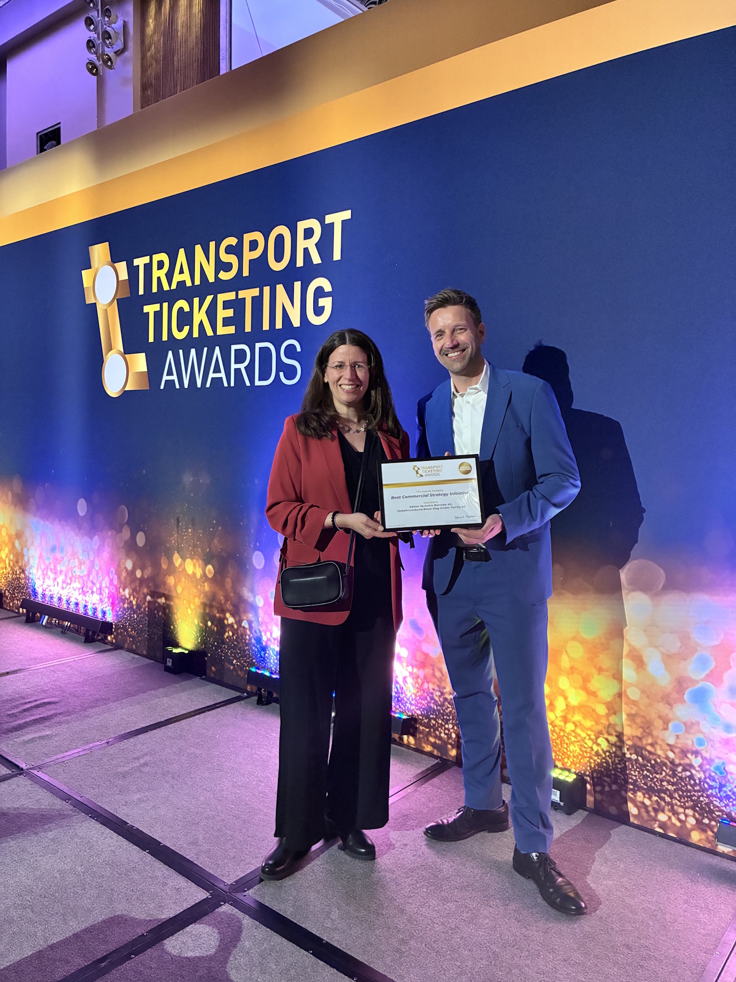 Die Partnerschaft zwischen FAIRTIQ, den Kölner Verkehrs-Betrieben (KVB) und dem Verkehrsverbund Rhein-Sieg (VRS) wurde bei den Transport Ticketing Global Awards 2026 mit einer Auszeichnung gewürdigt.