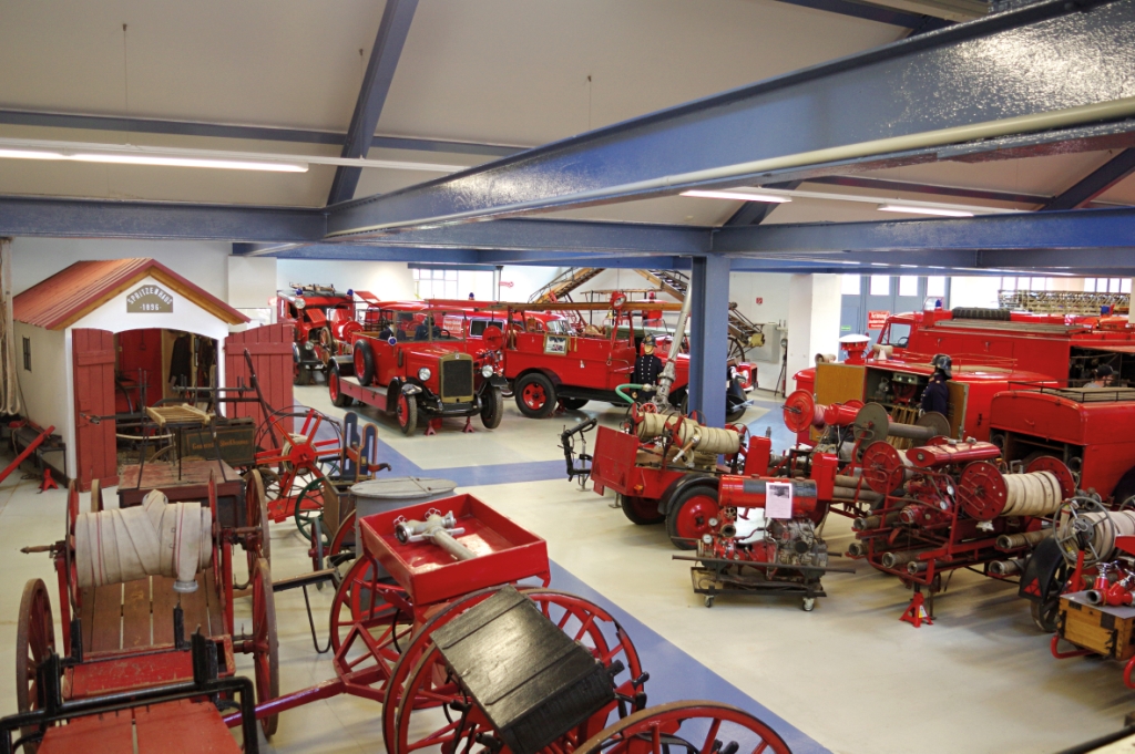 Museumshalle im rheinischen Feuerwehrmuseum 