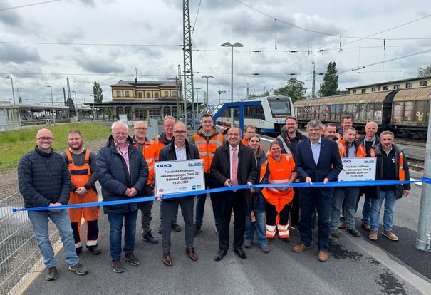 Das Bild zeigt die feierliche Eröffnung des Gleises 22 am Bahnhof Düren (Copyright: Rurtalbahn GmbH)