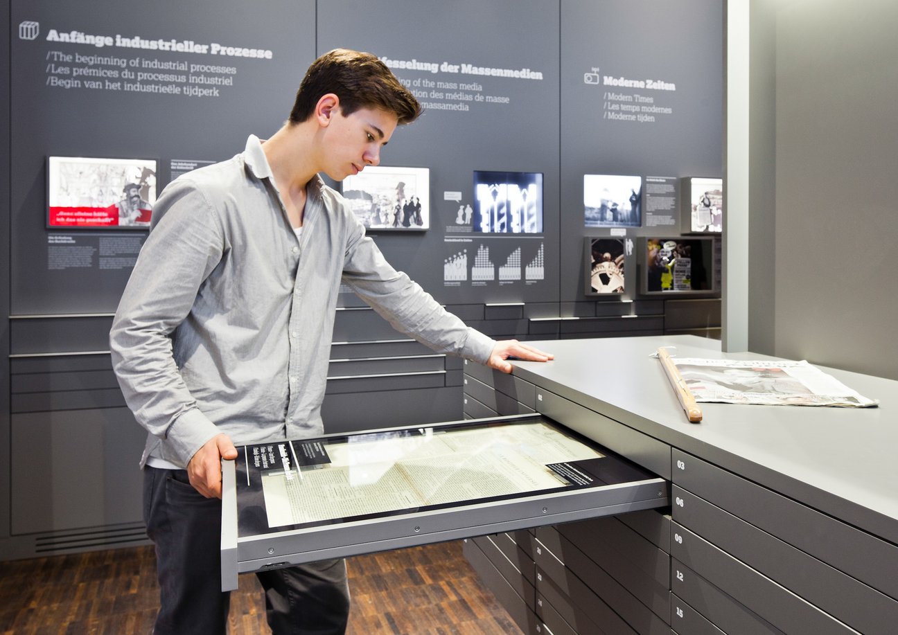 Historische Schlagzeilen aus aller Herren Länder